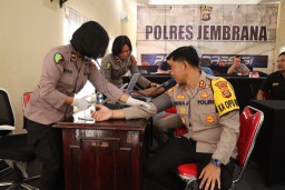 Kapolres Jembrana, Kegiatan Sosial Donor Darah di Polres Jembrana Bersinergi Dengan Wartawan