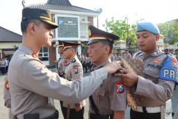 Polres Pamekasan Gelar Sertijab Beberapa PJU dan Kapolsek Jajaran