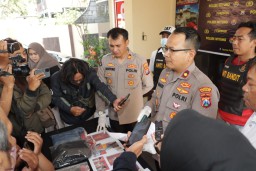 Polisi Berhasil Ungkap Penipuan,Tersangka Mengaku Pegawai Asuransi di Surabaya