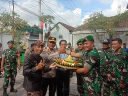 Sambut HUT TNI ke-78 Camat Abiansemal dan Kapolsek Berikan Kado Istimewah Kepada Danramil 1611-05/Abiansemal