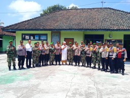 Ucapan Selamat HUT TNI ke-78 Oleh Kapolsek Kota Jembrana Beserta Staf