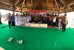 Jumat Curhat, Waka Polres Buleleng Bincang-bincang Dengan Warga Desa Kubutambahan