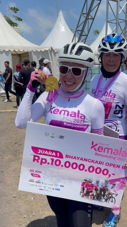 Bhayangkari Paskot Juara 1 Kelas Master B Dalam Lomba Balap Sepeda (Tour Of Kemala Bhayangkari)