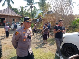 Kapolsek Melaya, Pilar Keamanan di Objek Wisata Bendungan Benel dan Mantu Cager Desa Manistutu