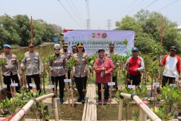 Aksi Sosial Polres Pelabuhan Tanjung Priok, Lestarikan Bumi Tanam Pohon Mangrove