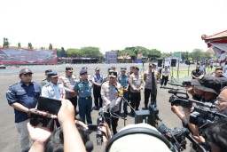 Polda Jatim Apel Gelar Pasukan Operasi Mantap Brata Semeru 2023-2024 Siap Kawal Pemilu Damai