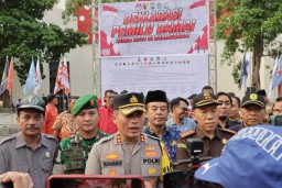 Pimpin Gelar Pasukan Operasi Mantap Brata 2023-2024, Kapolres Nganjuk Ingatkan Anggotanya Untuk Waspada dan Jangan Under Estimate