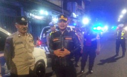 Kapolsek Simokerto Pimpin Patroli Gabungan Rayon Satu, Antisipasi Kejahatan di Malam Hari