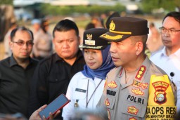 Kapolres Metro Jakarta Timur Pimpin Apel Gelar Pasukan Operasi Mantap Brata Jaya 2023 - 2024 Tingkat Kota Jakarta Timur