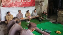 Dialog Akrab: Polsek Dentim dan Warga Dalam Jumat Curhat