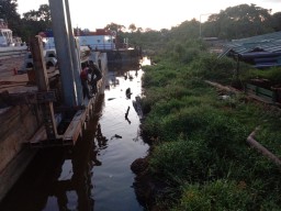 Warga Kayong Utara Protes PT. SMP, Diduga Menghambat Lalu Lintas Sungai