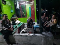 Kapolsek Tambaksari Laksanakan Giat Patroli Sambang ke Warga di Jalan Jagiran Surabaya