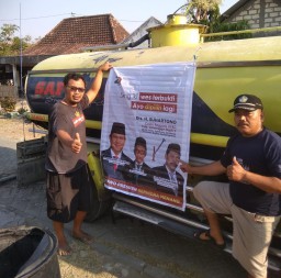 Bapak Drs,H Suhartono Beri Bantuan Air Bersih Bagi Warga Terdampak Kekeringan