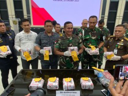 Pangdam XII/Tpr Serahkan Tersangka dan Barang Bukti Sabu 11 Kilogram Kepada BNNP Kalbar