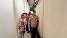 Kapolres Singkawang Terjun Lansung Lakukan Pengecekan Gudang Logistik KPU Tahun 2024