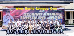 Kapolda Jatim Lakukan Peletakan Batu Pertama pembangunan barak dalmas.di Polres Bondowoso