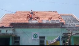 Proyek Gedung Pustu Desa Purwosono, di Duga Pengerjaanya Tidak Sesuai Speack