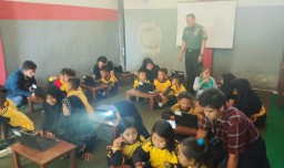Persiapkan Kader Bangsa, Babinsa Paguan Koramil 0822/03 Tegalampel, Masuk Sekolah