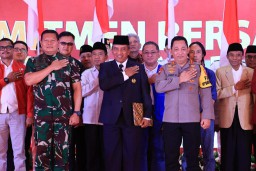 Kapolri dan Panglima TNI Deklarasikan Pemilu Damai 2024, di Lapangan Rampal Malang