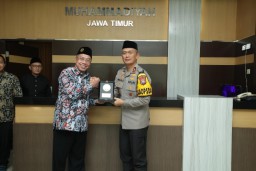 Tingkatkan Kerjasama Kapolda Jatim Silaturahmi ke PW Muhamadiyah