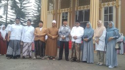 Kyai dan Bu Nyai se-Jatim Kumpul di Malang, Dukung Prabowo- Gibran Pimpin Indonesia
