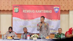 Rembug Kamtibmas Polres metro Jakarta Timur Dengan Warga Cipinang Besar Selatan Antisipasi Tawuran dan Guantibmas
