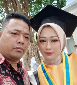 Kiya Pasha Hasanah Akhirnya Berhasil Lulus dan Ikuti Wisuda Dengan Nilai Cumlaude