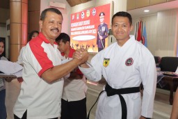 Kapolresta Tangerang Buka Kejuaraan Karate, SMPN 02 Balaraja Sabet Juara Umum