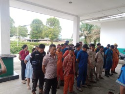 Aksi Mogok Kerja Karyawan Duta Palma Yang ke Dua hari Mulai Memanas