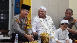 Kapolres Metro Jakarta Timur hadiri Peringatan Maulid Nabi Muhammad di Mushola Al Amin Pondok Rangon