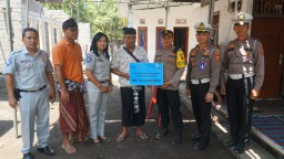 Enam Orang Meninggal Laka-Lantas, Polres Karangasem Dampingi Jasa Raharja Berikan Santunan
