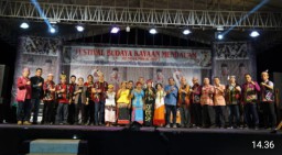 Bupati Kapuas Hulu Menutup Secara Resmi Festival Budaya Kayan Mendalam Tahun 2023