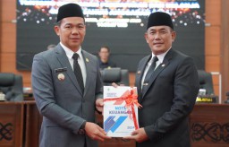 Sampaikan Pidato Pengantar Nota Keuangan Tentang Raperda Kabupaten Kapuas Hulu