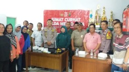 Jum'at Curhat Polres Metro Jakarta Timur, Polisi Ajak Warga Menjaga keamanan Bersama Dengan 3 Pilar