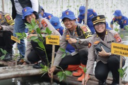 HUT ke-73 Polairud, Polresta Tangerang Amankan Penanaman Ribuan Pohon di Ketapang Urban Aquaculture Mauk