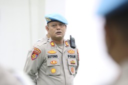 Penguatan Pengawasan Personil Polri, Propam Polres Metro Jaktim Cek Urine Seluruh Anggotanya