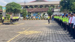 Kapolres Jembrana Pimpin Apel Kesiapan Operasi Mantap Brata Agung Tahap Kampanye 2023 - 2024
