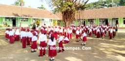 Wawasan Kebangsaan Jadi Materi Babinsa Masuk Sekolah di SDN Paguan 01 Taman Krocok