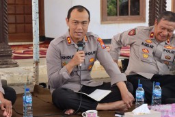 Jumat Curhat, Kapolres Malang Dengarkan Keluhan Warga Gondanglegi