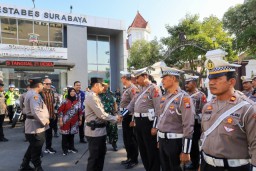 Apel Gelar Pasukan "Operasi Lilin Semeru 2023" Polrestabes Surabaya