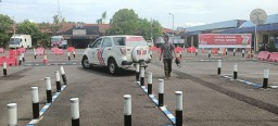 Dengan Humanis Petugas Satpas Colombo Surabaya, Pelayanan Sim Membantu Masyarakat