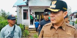 Pj Bupati Kayong Utara Romi Wijaya,Tinjau Langsung Puskesdes Dusun Pancur
