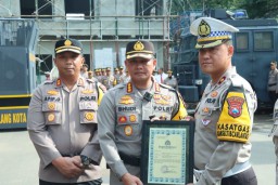 Bentuk Apresiasi, Kapolresta Malang Kota Beri Penghargaan Kepada Anggota POLRI-TNI dan Masyarakat Yang Berprestasi
