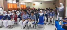 Mitigasi Tawuran Pelajar, Polisi Jakarta Timur, Gandeng Kepolisian Jepang (JICA) Penyuluhan di Sekolah