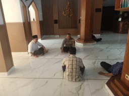 Ops Nusantara Cooling System 2023-2024, Bhabinkamtibmas Pondok Kelapa Sambangi dan Beri Himbauan ke Warga