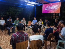 Coiling System Jelang Pemilu 2024, Kapolsek Duren Sawit Optimalkan Satkamling di Wilayahnya