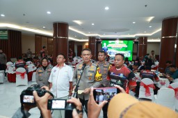 Kapolda Jatim Berangkatkan Tim Putra Putri Kejurnas Bola Voli Junior 2023