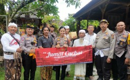 Jumat Curhat, Kapolsek Densel Sambangi Tokoh Agama Griya Delod Pasar Desa Sanur Kauh