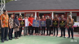 Bupati Kapuas Hulu Resmikan 10 Gedung SD Negeri Yang Baru