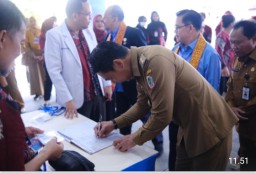 Bupati Kapuas Hulu: Jadikan Akreditasi Sebagai Titik Awal Untuk Memberikan Pelayanan Yang Terbaik di Masa Yang Datang